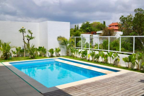 White Villa 212